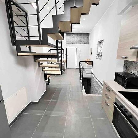 Апартаменты Pregevole Duplex A 1 Minuto Dalla Metro Колленьо Экстерьер фото