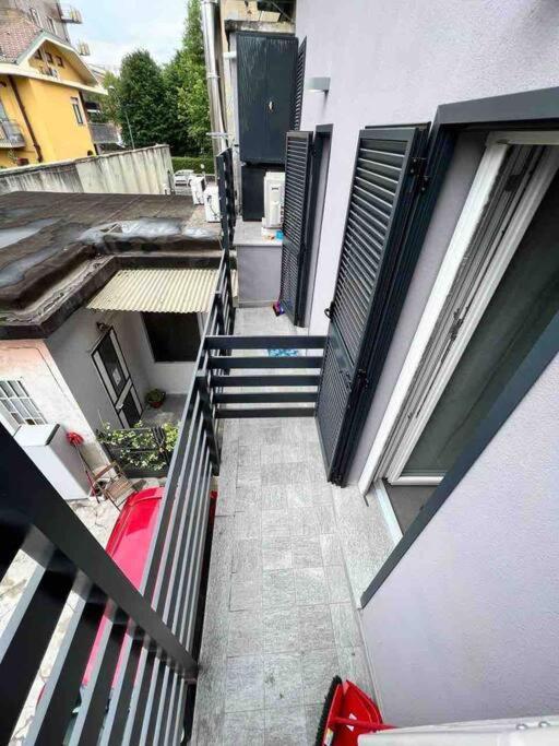 Апартаменты Pregevole Duplex A 1 Minuto Dalla Metro Колленьо Экстерьер фото