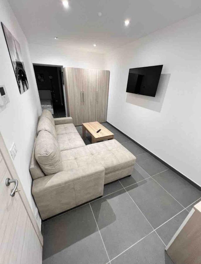 Апартаменты Pregevole Duplex A 1 Minuto Dalla Metro Колленьо Экстерьер фото
